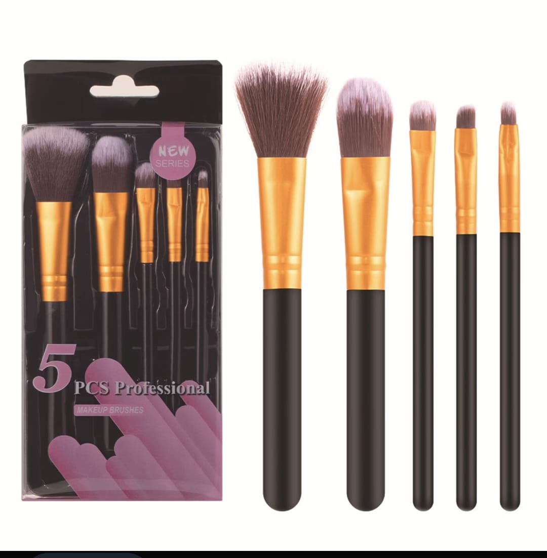 Makeup brushes